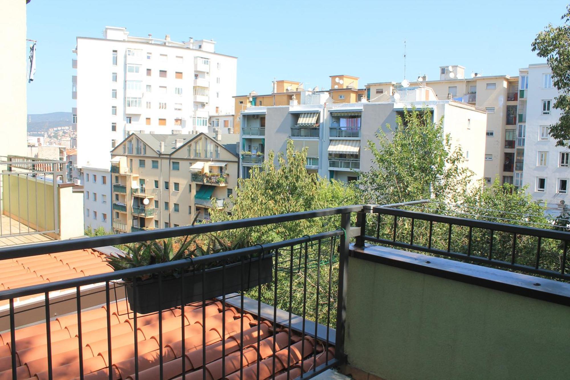 Terrace44 Oasi Di Pace E Relax Nel Cuore Di Триест Екстериор снимка